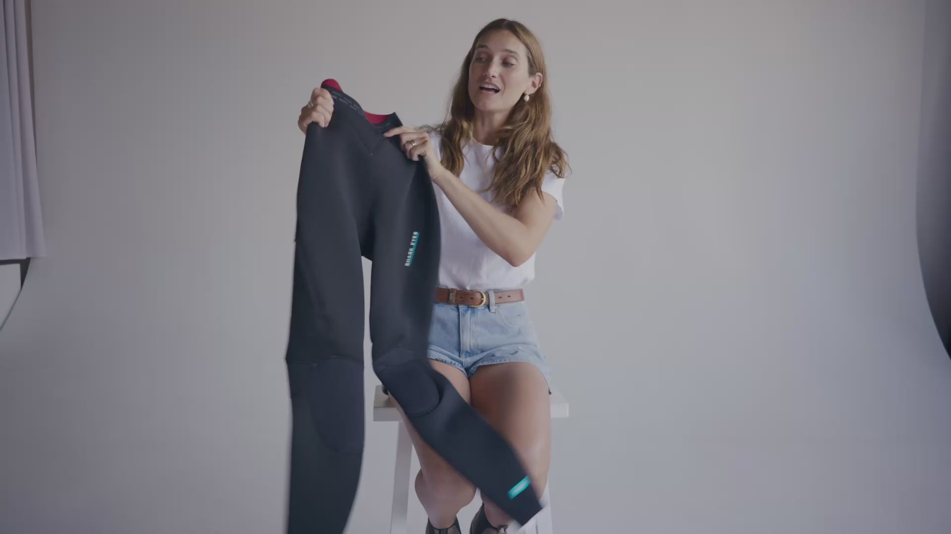 Load video: Manta Womens 3mm Wetsuit Pants Video Explanation